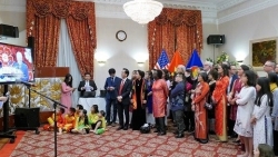 dai su quan viet nam tai algerie va bangladesh mong muon luu giu net dep van hoa ngay tet viet