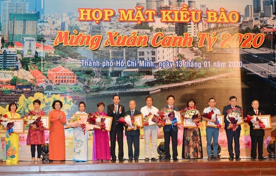 900 kiều bào họp mặt mừng xuân Canh Tý tại Thành phố Hồ Chí Minh hon 30000 kieu bao mong muon khoi nghiep nhan hop mat mung xuan canh ty tai thanh pho ho chi minh