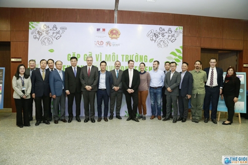dai su quan phap tai viet nam cung dong hanh tim kiem giai phap khac phuc o nhiem moi truong