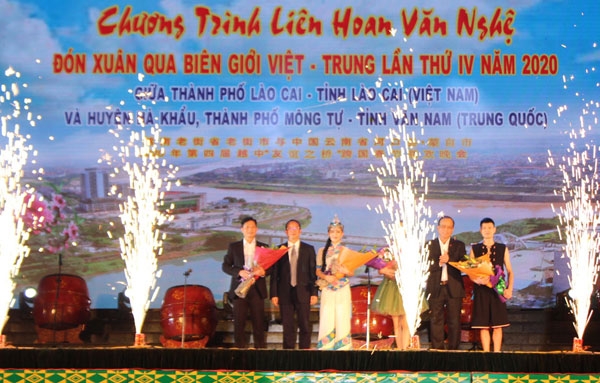 200 nghe sy viet nam va trung quoc tham gia bieu dien nhip cau huu nghi tai lao cai