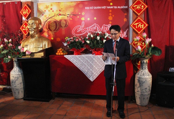 dai su quan viet nam tai algerie va bangladesh mong muon luu giu net dep van hoa ngay tet viet