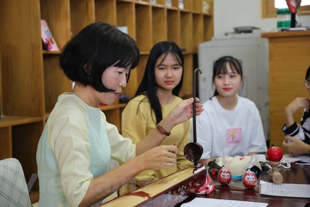 shuto mika tro thanh tinh nguyen vien cua jica vi trot phai long voi viet nam