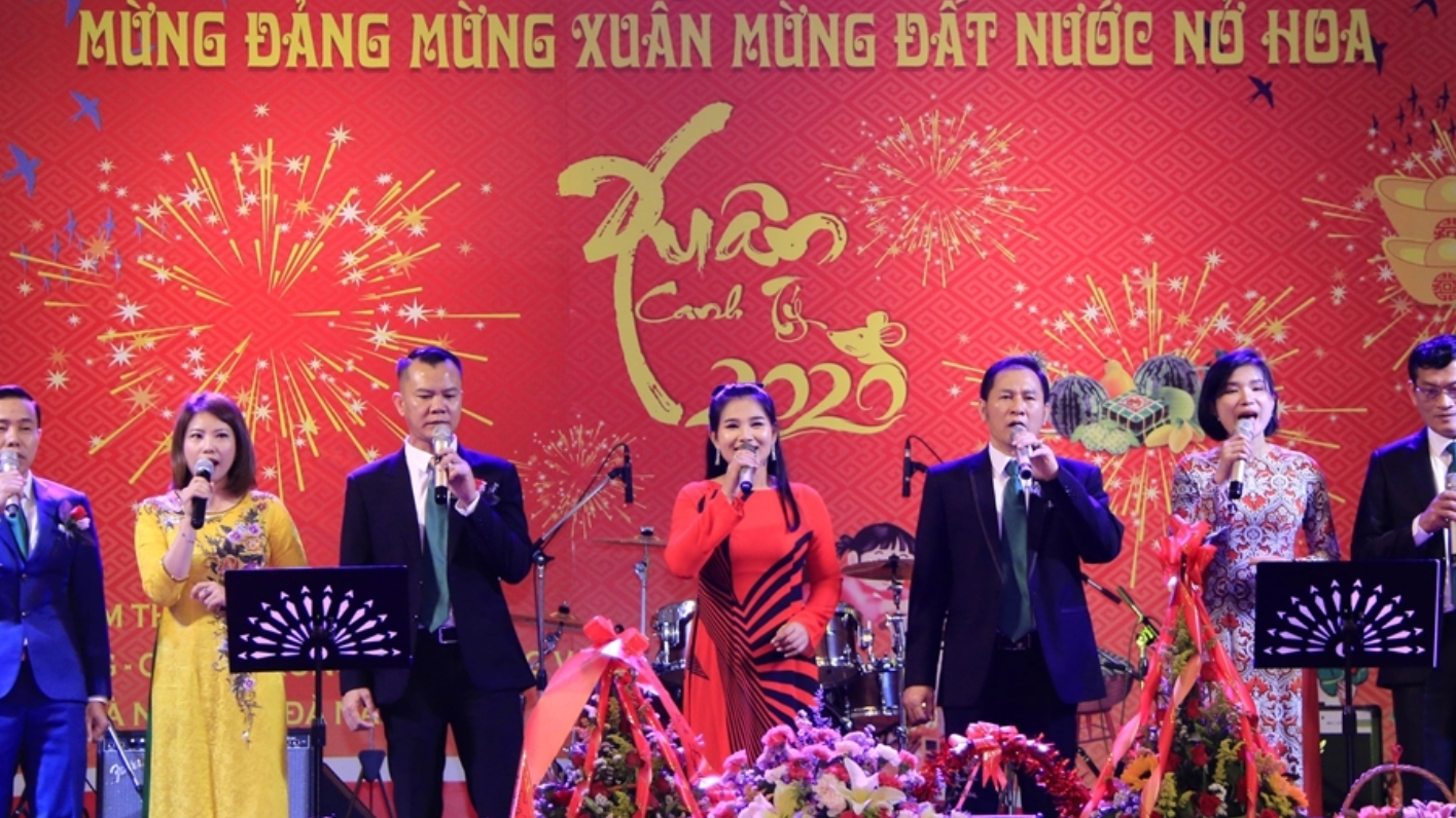 Tết cộng đồng người Việt Nam tại Lào thu hút 1.000 người tham gia