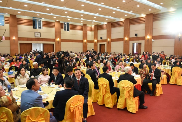 gan 400 kieu bao va nhan than gap mat tai thanh pho cang hai phong