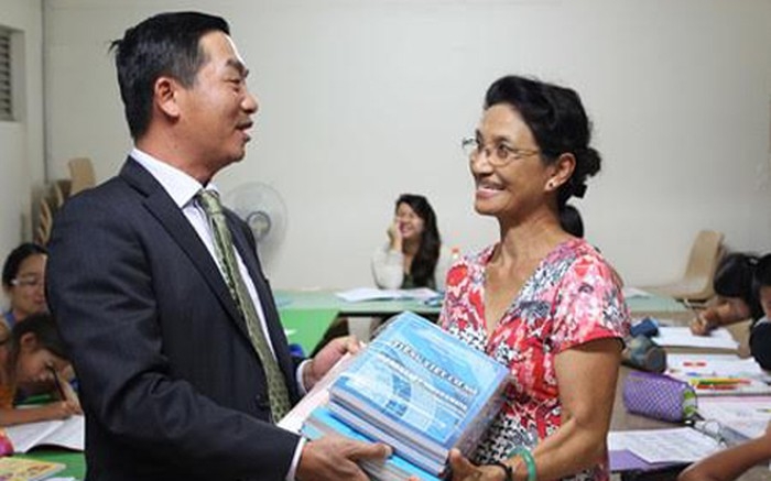 tre em viet duoc hoc sach giao khoa tieng viet chinh quy tai nouvelle caledonie