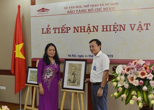 buc tranh chan dung chu tich ho chi minh duoc pierre flamen phap giu gin hon 70 nam