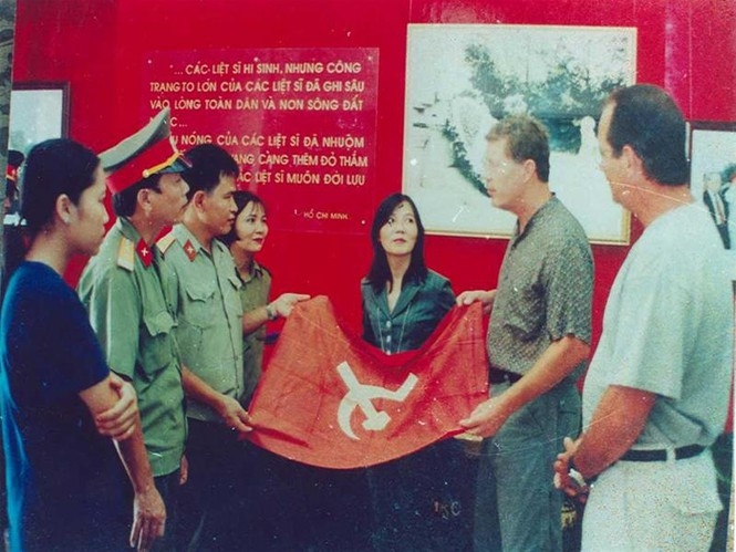 thomas smith cuu binh my hon 30 nam gin giu la co dang viet nam