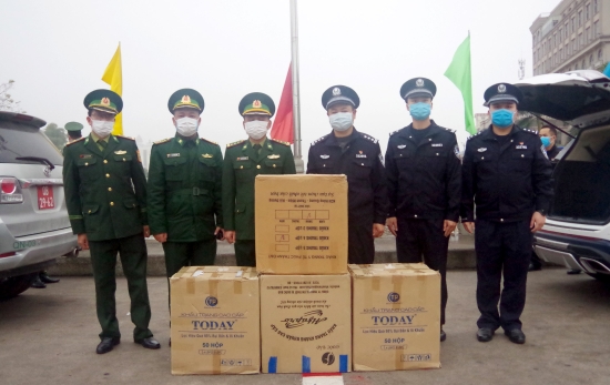 quang ninh cung cac tinh mien nui phia bac tai tro gan 20000 khau trang cho trung quoc