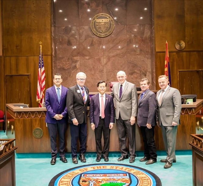 hon 200 khach moi tham du hoi thao 25 nam quan he doi tac viet nam hoa ky va co hoi cho tuong lai goc nhin tu bang arizona
