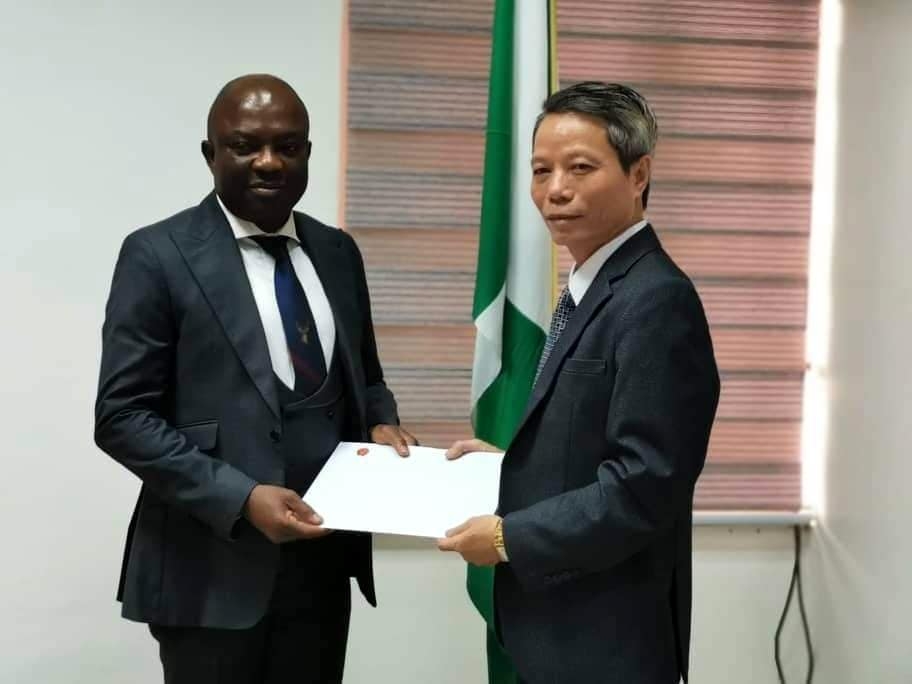 Việt Nam-Nigeria khẳng định mối quan hệ truyền thống và phát huy tiềm năng hợp tác nhiều mặt viet nam nigeria khang dinh moi quan he truyen thong va phat huy tiem nang hop tac nhieu mat