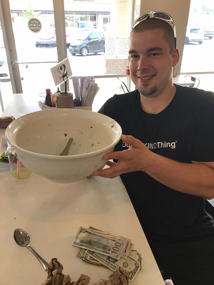 den pho please my thuong thuc to pho hang khong mau ham dac biet