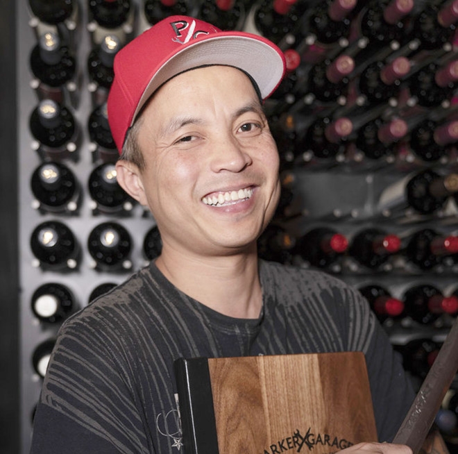 dau bep my goc viet noi danh voi nghe tay trai ren dao