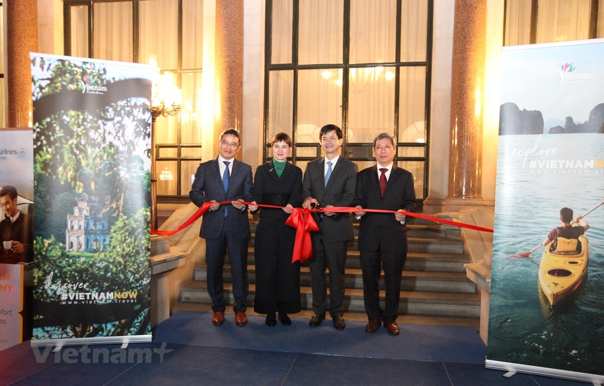 viet nam day manh quang ba du lich tai anh