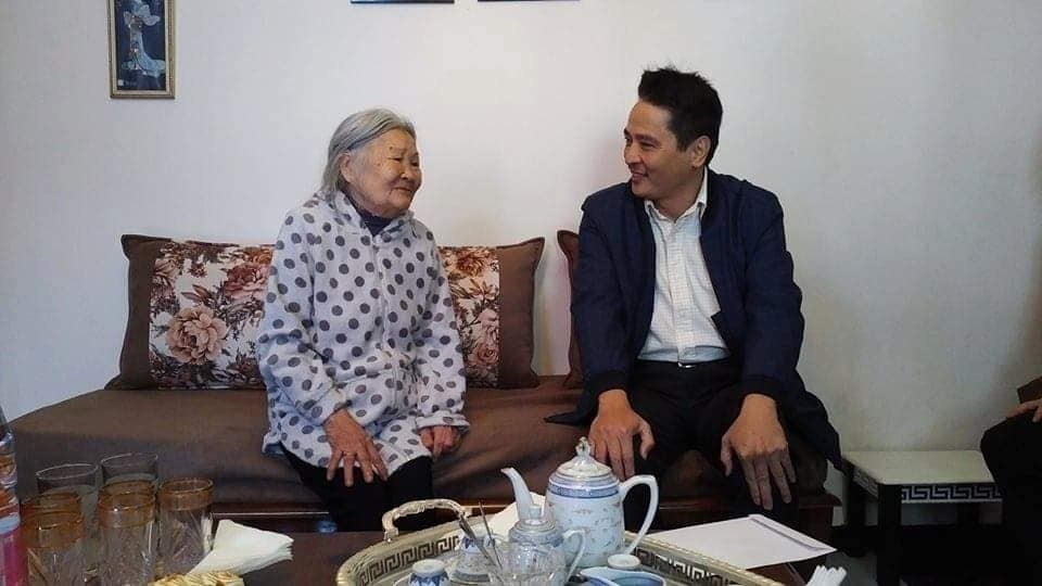 dai su nguyen thanh vinh muon giu gin truyen thong dan toc trong gia dinh goc viet tai angieria