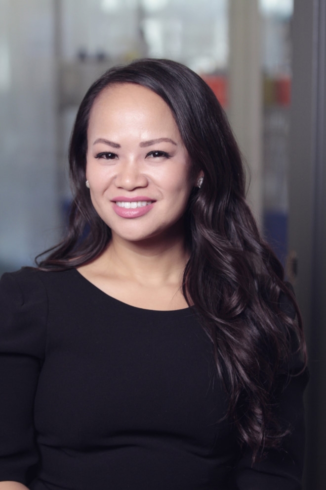 Nữ tiến sĩ gốc Việt nghiên cứu trị bệnh bằng tơ tằm nu tien si goc viet nghien cuu tri benh bang to tam