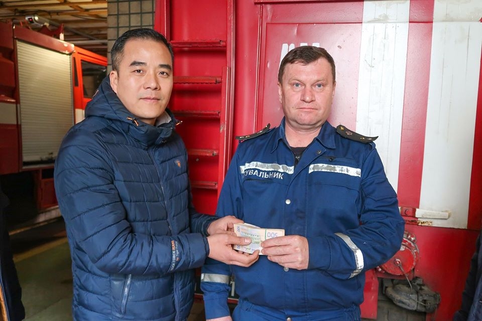 nguoi viet tai ucraina quyen gop hon 100000 griv ho tro nan nhan vu hoa hoan odessa