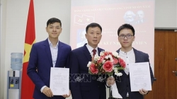 ket nap them 2 dang vien tai chi bo dang ekaterinburg lien bang nga