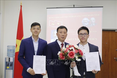 ket nap them 2 dang vien tai chi bo dang ekaterinburg lien bang nga