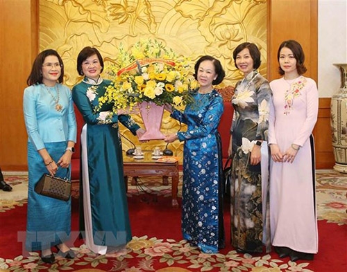 nhom phu nu cong dong asean tich cuc ho tro cong tac binh dang gioi