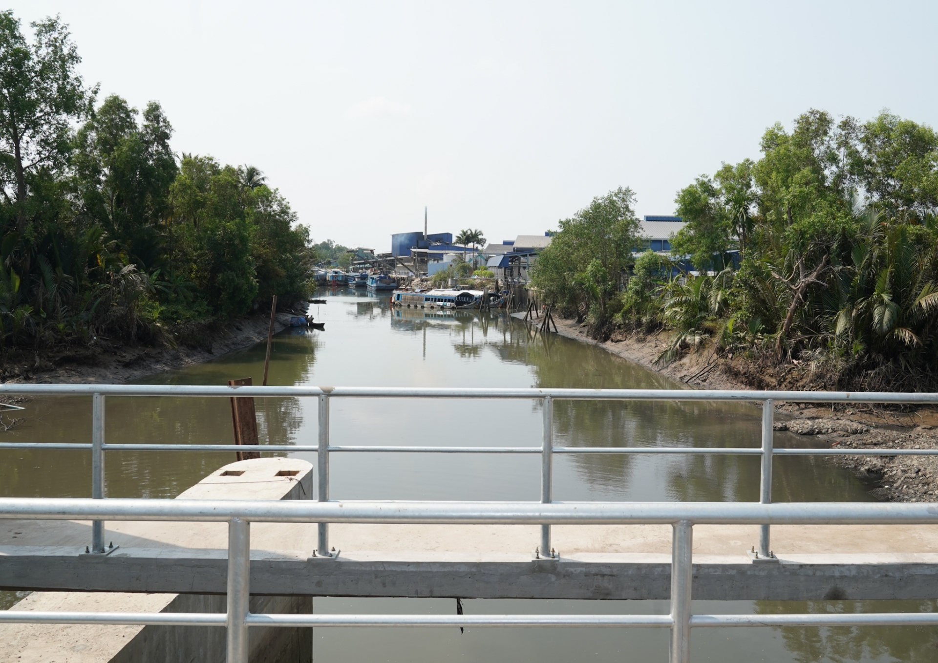 thu tuong tim giai phap cho bai toan xu ly han han xam nhap man tai 5 tinh dong bang song cuu long