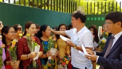 hoi phu nu viet nam tai tanzania trao tang nhu yeu pham cho trai tre mo coi chanika childrens home