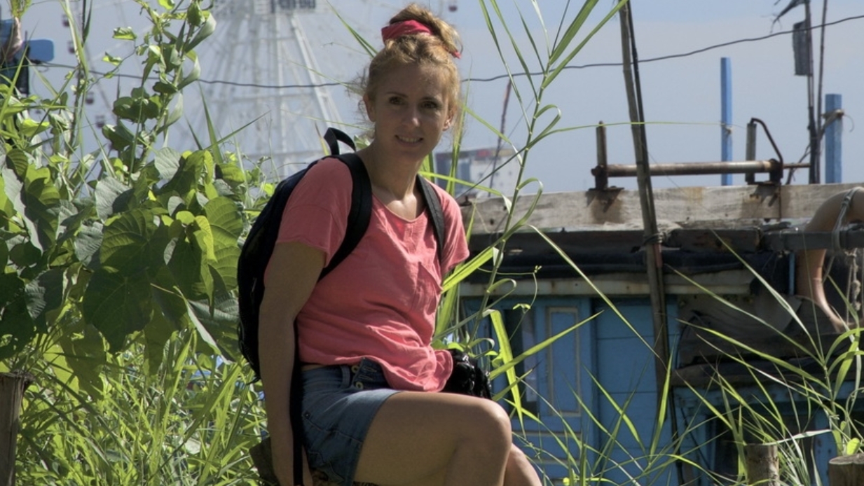 hoa sy tay ban nha monica gonzalez galvez tim duoc cam hung sang tac tu canh sac viet nam