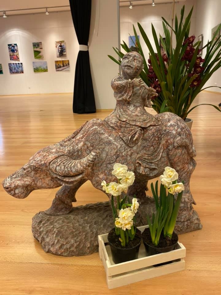 trien lam tranh anh ve viet nam tai hungary nhan ky niem 70 nam quan he huu nghi hai nuoc