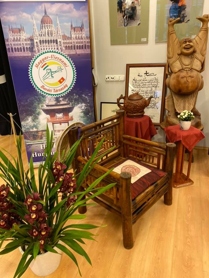 trien lam tranh anh ve viet nam tai hungary nhan ky niem 70 nam quan he huu nghi hai nuoc