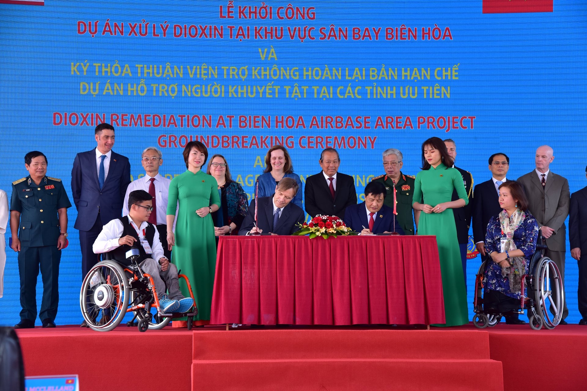 hoa ky trien khai du an 65 trieu usd giup viet nam xu ly o nhiem dioxin