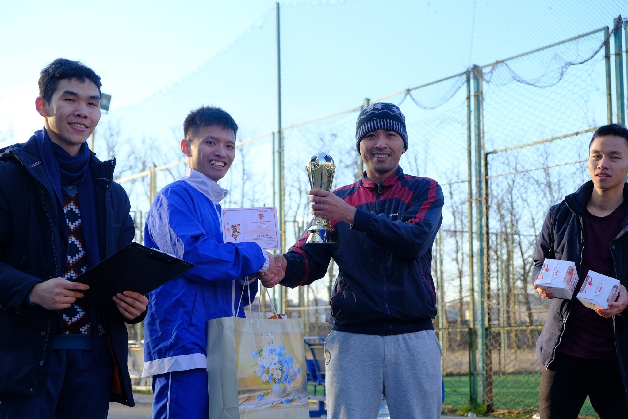 chi doan tncs ho chi minh tai kaliningrad nga to chuc giao luu bong da