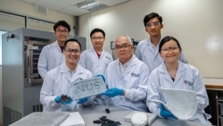 Nhóm nhà khoa học Singapore gốc Việt tái chế lốp xe phế liệu thành vật liệu có tính ứng dụng cao