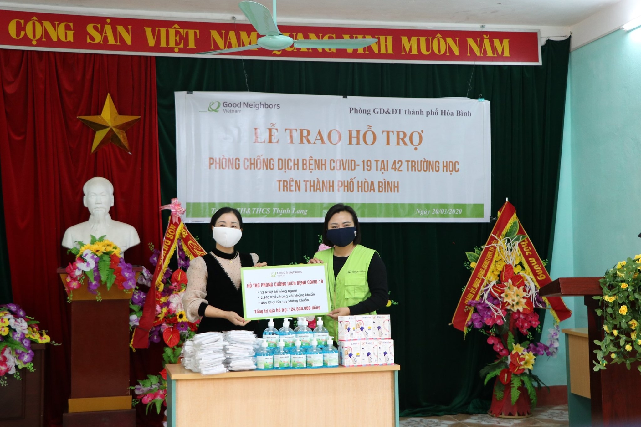 gni ho tro hon 100 trieu dong cho 42 truong hoc tren dia ban tinh hoa binh chong covid 19