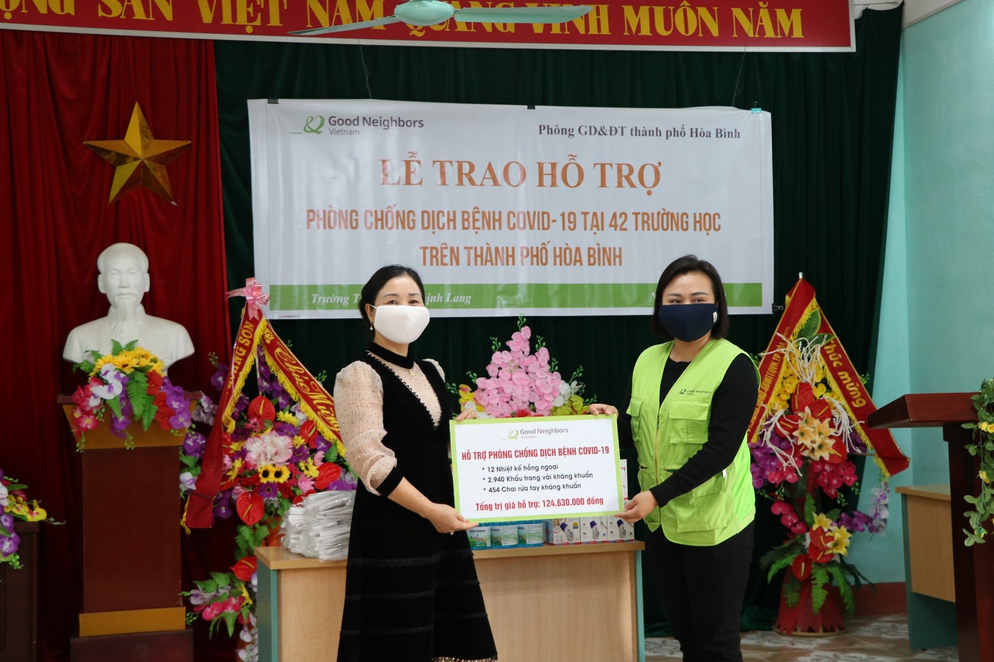 gni ho tro hon 100 trieu dong cho 42 truong hoc tren dia ban tinh hoa binh chong covid 19