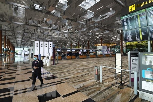 Đại sứ quán Việt Nam tại Singapore hỗ trợ 35 công dân bị mắc kẹt vì COVID-19 dai su quan viet nam tai singapore ho tro 35 cong dan bi mac ket vi covid 19