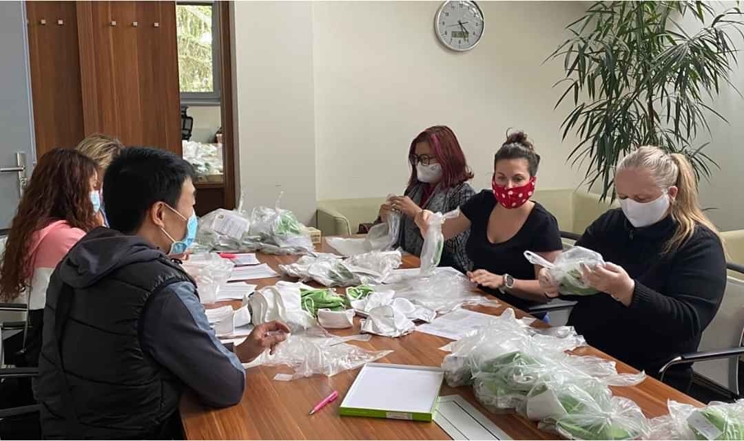 cong dong nguoi viet la cong dong nguoi nuoc ngoai duy nhat tai sec ho tro nuoc so tai chong covid 19