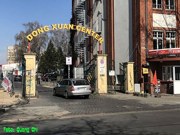 nguoi viet tai berlin may khau trang ung ho duc chong covid 19