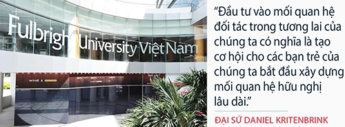 dai su daniel kritenbrink viet tiep cau chuyen phi thuong viet nam hoa ky
