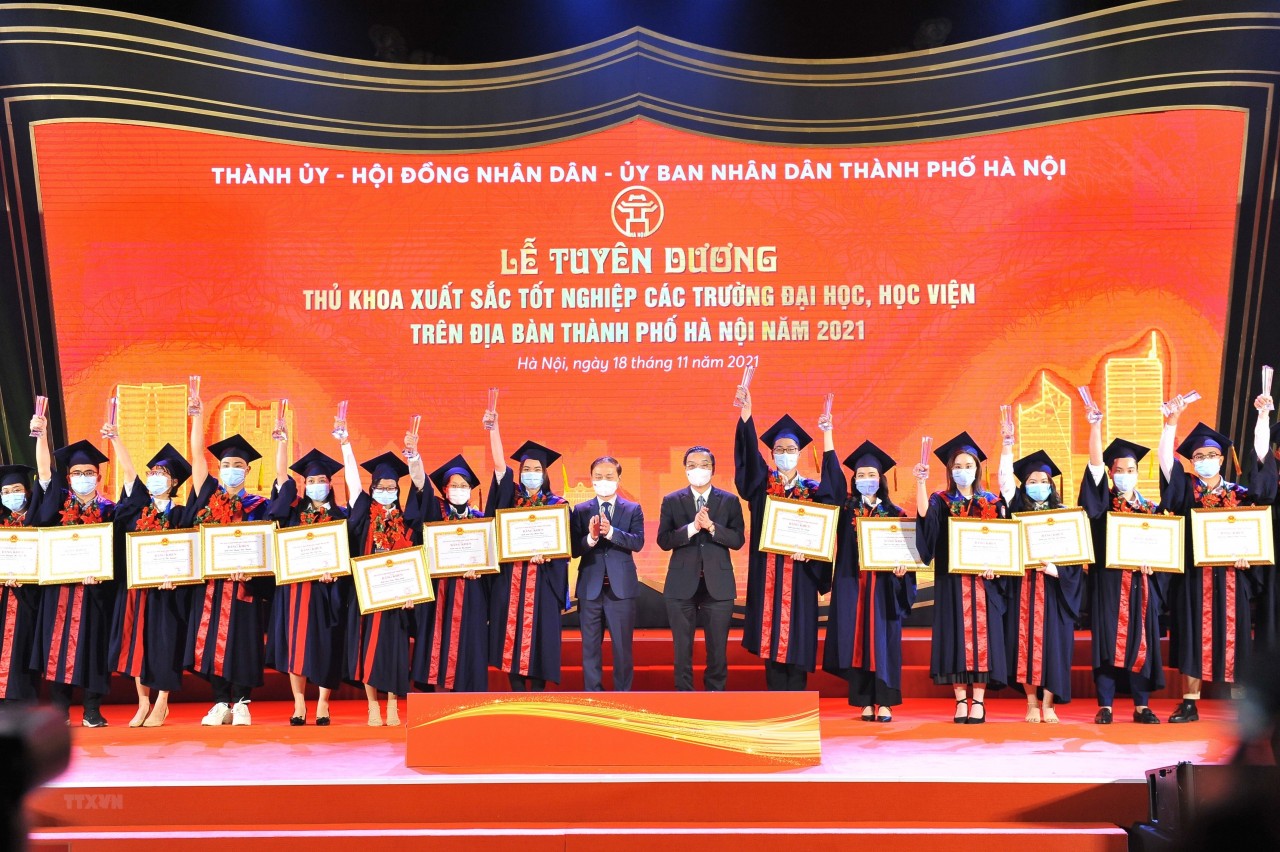 Sẽ hỗ trợ 120 triệu đồng cho cử nhân xuất sắc có nguyện vọng làm việc tại Hà Nội