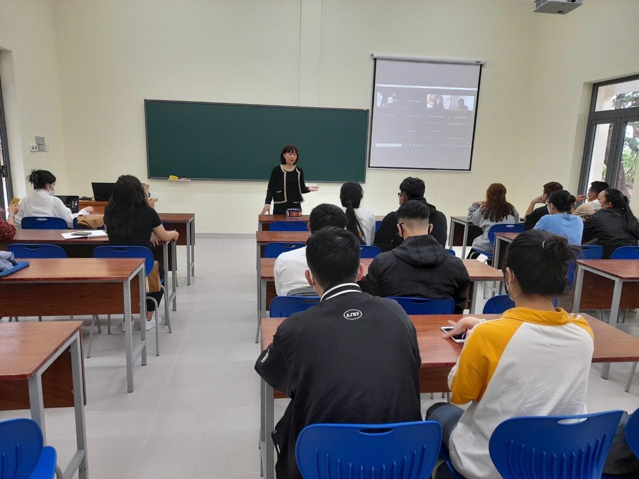 IRD tổ chức tập huấn xử lý rác thải cho gần 20 sinh viên tại Nha Trang