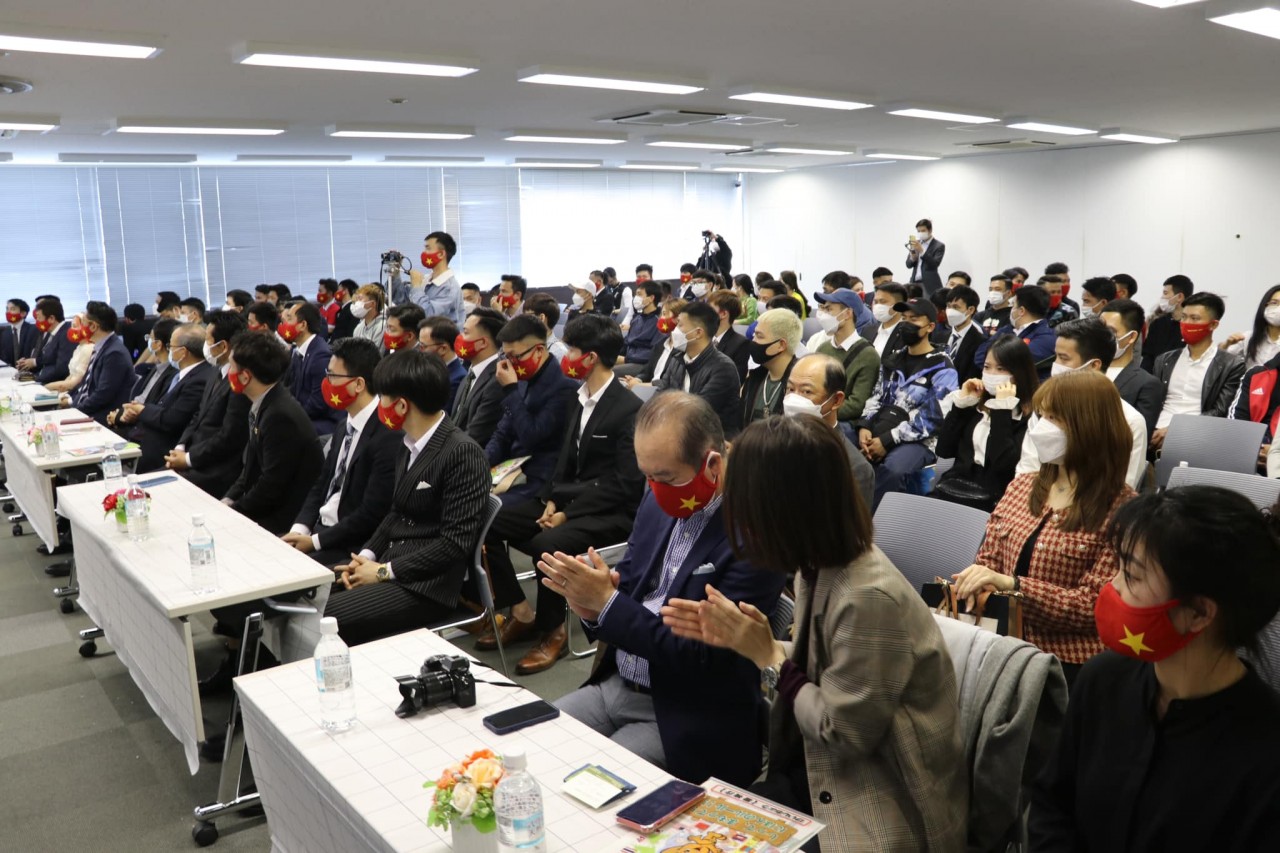Khởi động giải bóng đá từ thiện quyên góp xây dựng chùa Việt Nam tại Tokyo