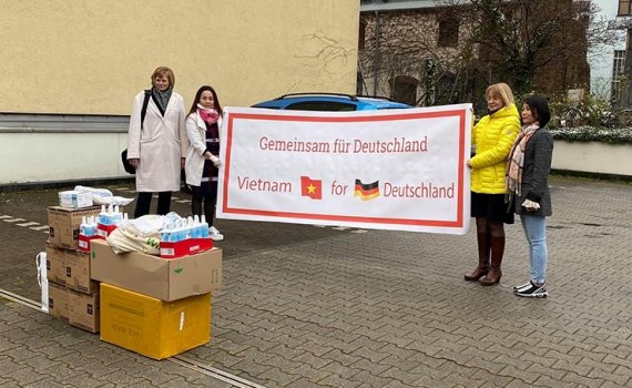 cong dong nguoi viet tai tro hon 9000 khau trang giup luc luong tuyen dau tai duc chong covid 19