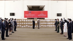 doanh nghiep viet tai tro 370000 usd giup lao chong covid 19