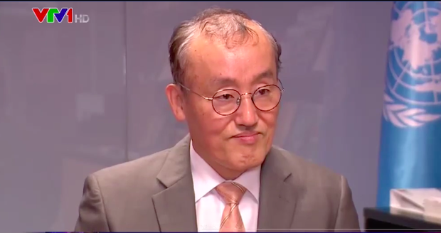 tien si kydong park danh gia cao phuong phap 4 tai cho chong covid 19 cua viet nam