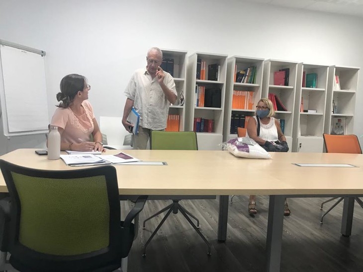 nguoi viet tai nouvelle caledonia nhan may 15 trieu khau trang mien phi phong dich covid 19