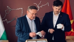 Đại sứ Hungary tại Việt Nam gửi thư cảm ơn món quà khẩu trang của những người bạn Việt