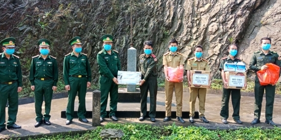 bien phong cac tinh giap bien tich cuc giup lao campuchia chong covid 19