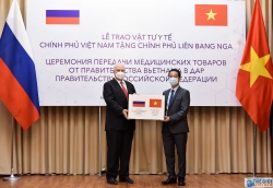 hoi huu nghi viet nam an do trao tang 100000 khau trang cho nhan dan nuoc ban