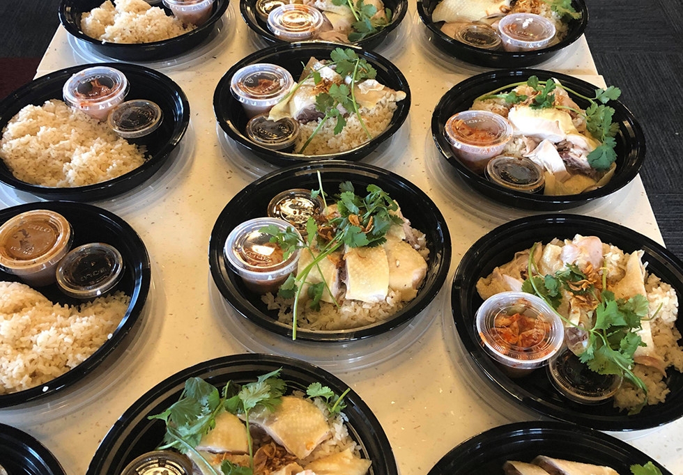 chu nha hang viet o california my tang com suon goi cuon cho bac si my chong covid 19