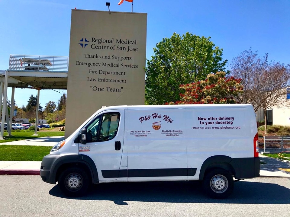 chu nha hang viet o california my tang com suon goi cuon cho bac si my chong covid 19