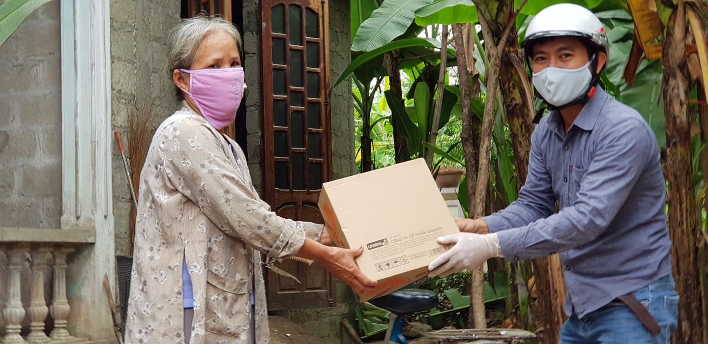 to chuc plan international viet nam tai tro hon 125 trieu dong giup do cac gia dinh kho khan tai hue